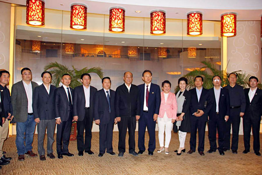 保定市委书记聂瑞平和副市长王月衡等人会见考察团